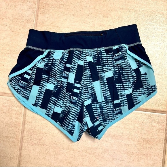 Under Armour Speedpocket Run N Shorts short in Blue Fitted women’s size S - Picture 4 of 10